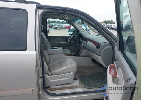 2008 Chevrolet Suburban 1500 Ltz из США, поврежденный, VIN 3GNFC16018G173488